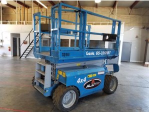 Genie Scissor lift 3268 RT