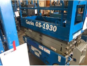Genie scissor lift